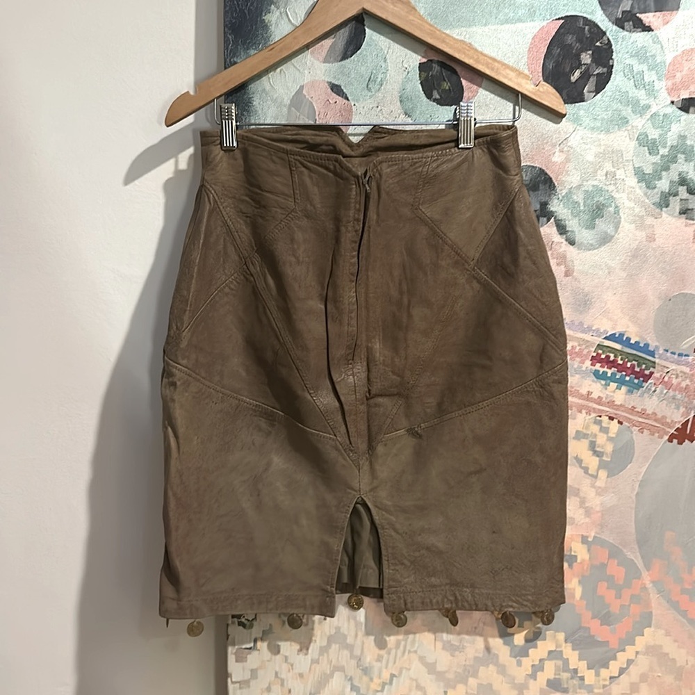 Vintage 1990s patchwork brown leather mini skirt with gold coin trim high waist - Picture 3 of 10